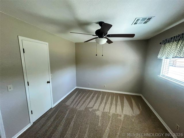 12866 S 279th East Avenue, Coweta, OK 74429