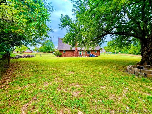 12866 S 279th East Avenue, Coweta, OK 74429
