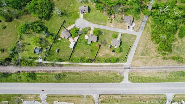 12866 S 279th East Avenue, Coweta, OK 74429