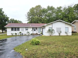 1967 South Saint Charles Avenue, Springfield, MO 65804
