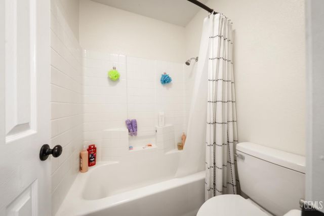 9016 Saint Jean Court, Bakersfield, CA 93312