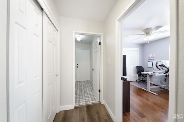 9016 Saint Jean Court, Bakersfield, CA 93312