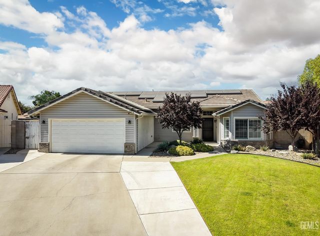 9016 Saint Jean Court, Bakersfield, CA 93312