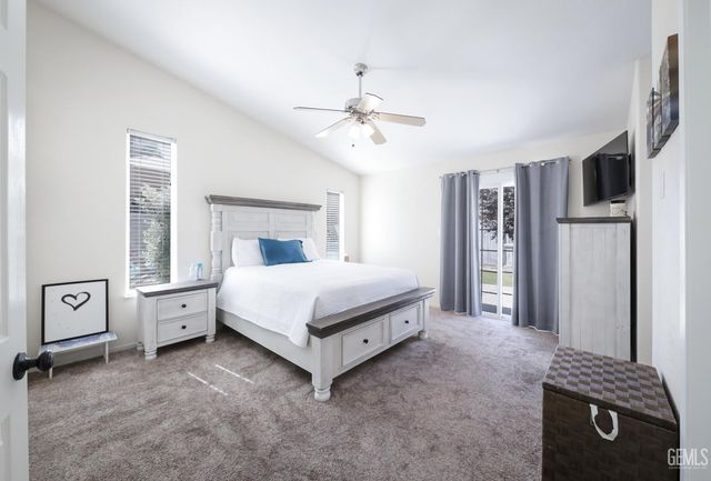9016 Saint Jean Court, Bakersfield, CA 93312