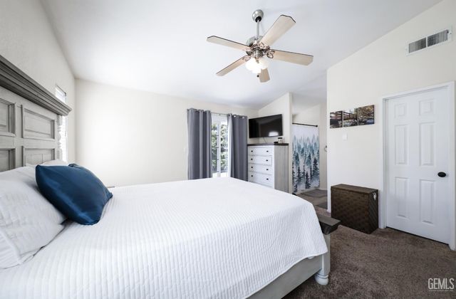 9016 Saint Jean Court, Bakersfield, CA 93312