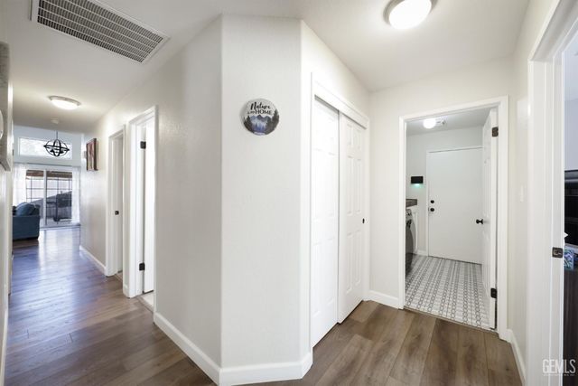 9016 Saint Jean Court, Bakersfield, CA 93312