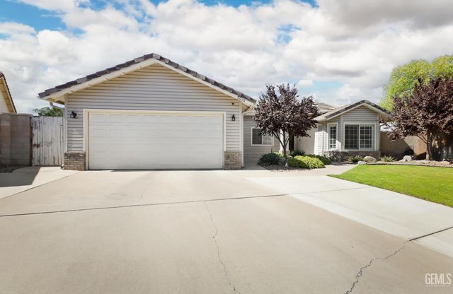 9016 Saint Jean Court, Bakersfield, CA 93312