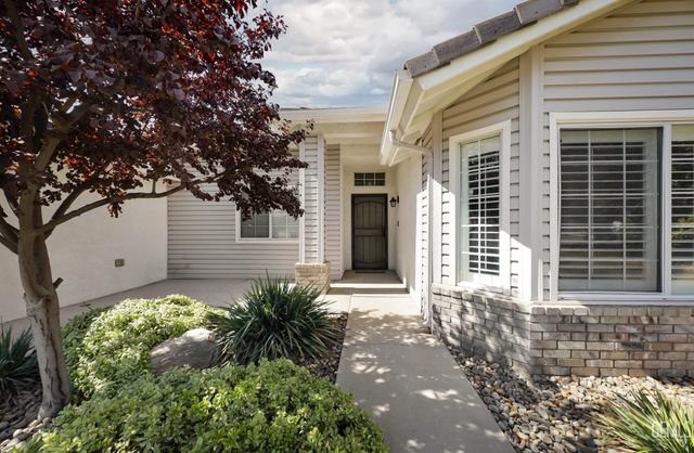 9016 Saint Jean Court, Bakersfield, CA 93312