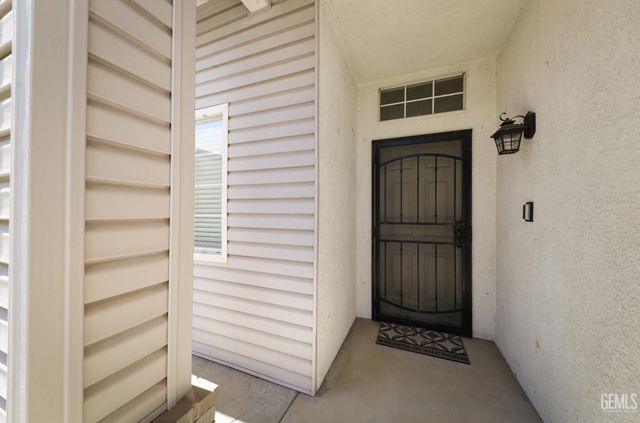 9016 Saint Jean Court, Bakersfield, CA 93312