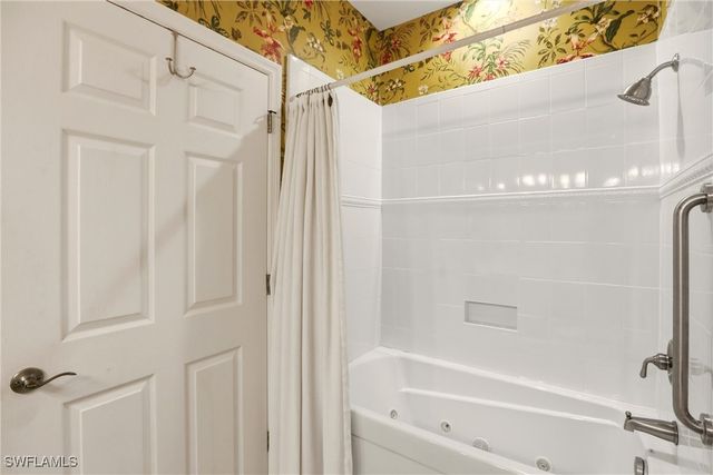 5685 Heron LN 304, Naples, FL 34110