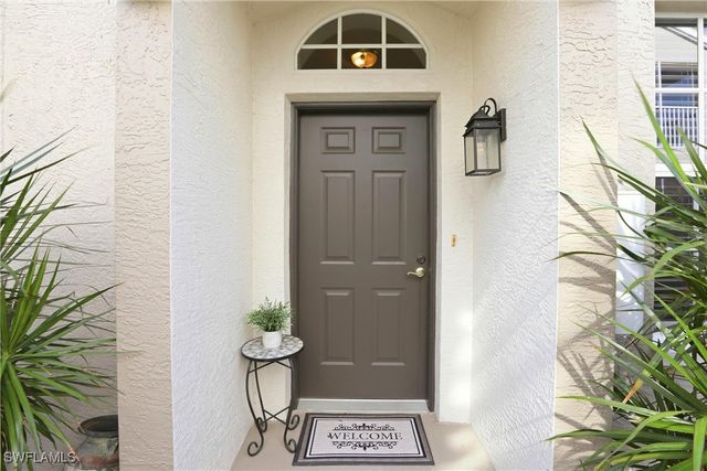 5685 Heron LN 304, Naples, FL 34110