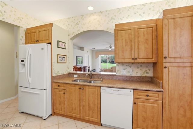 5685 Heron LN 304, Naples, FL 34110