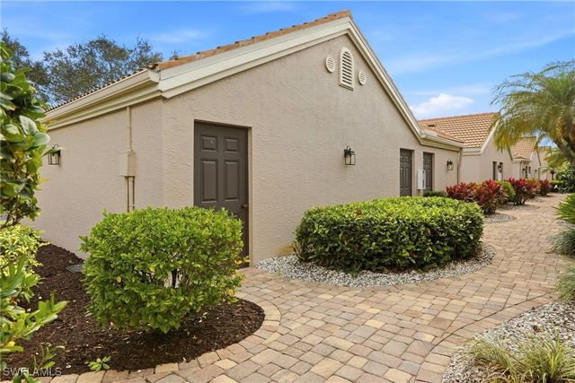 5685 Heron LN 304, Naples, FL 34110