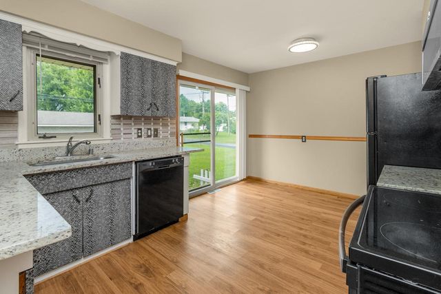 5901 6th Street NE, Fridley, MN 55432