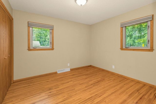 5901 6th Street NE, Fridley, MN 55432