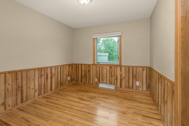 5901 6th Street NE, Fridley, MN 55432