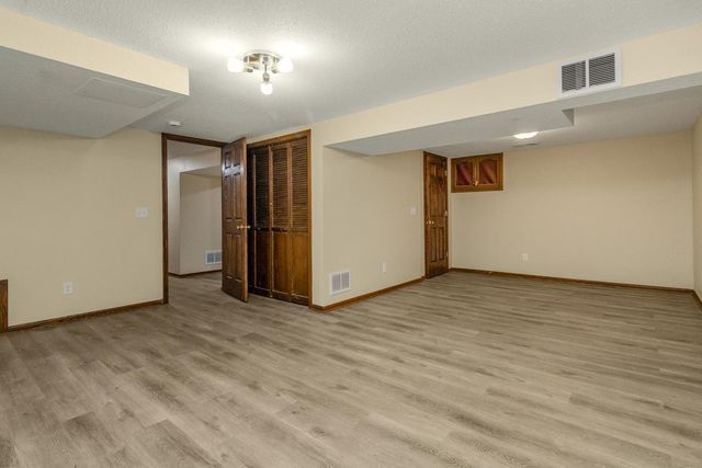 5901 6th Street NE, Fridley, MN 55432