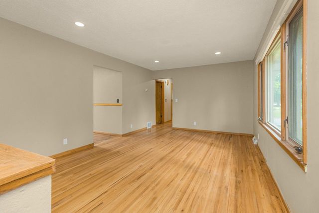 5901 6th Street NE, Fridley, MN 55432