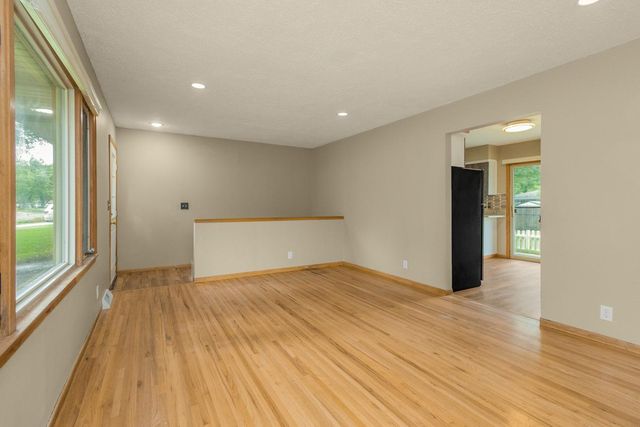 5901 6th Street NE, Fridley, MN 55432