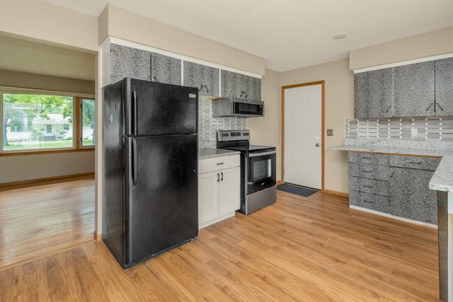 5901 6th Street NE, Fridley, MN 55432