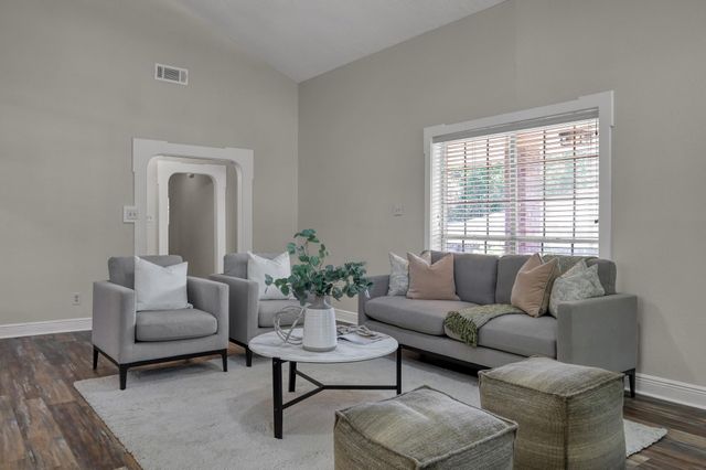 107 Shadylyn Drive, Conroe, TX 77304