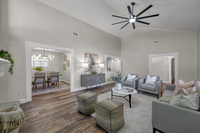 107 Shadylyn Drive, Conroe, TX 77304