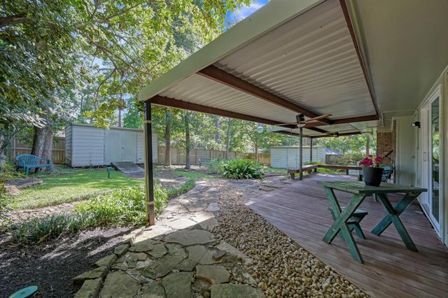 107 Shadylyn Drive, Conroe, TX 77304