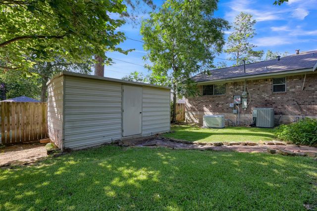 107 Shadylyn Drive, Conroe, TX 77304