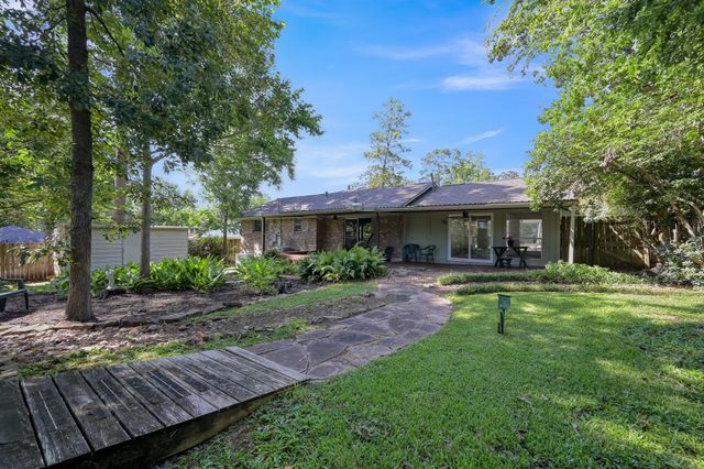 107 Shadylyn Drive, Conroe, TX 77304