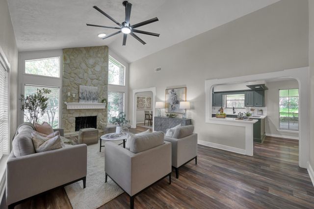 107 Shadylyn Drive, Conroe, TX 77304