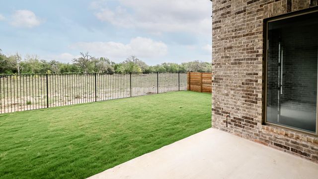 242 Melody RD, Lockhart, TX 78644