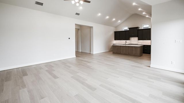 242 Melody RD, Lockhart, TX 78644