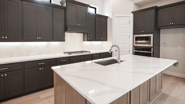 242 Melody RD, Lockhart, TX 78644