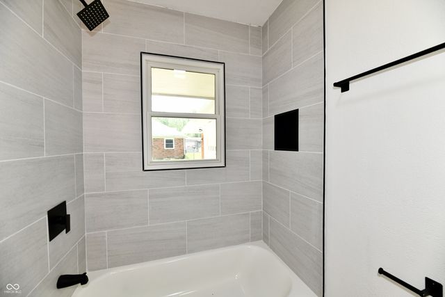 1005 Cardinal Way, Anderson, IN 46011