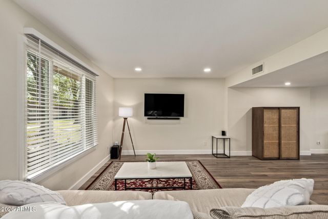 1627 E LOGAN Drive, Tempe, AZ 85282