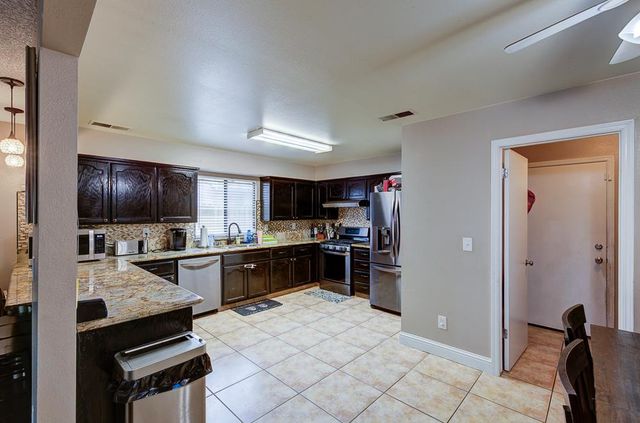 3643 W Robinson Avenue, Fresno, CA 93722