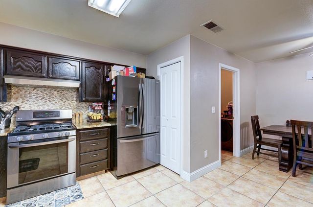 3643 W Robinson Avenue, Fresno, CA 93722