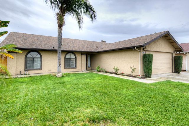 3643 W Robinson Avenue, Fresno, CA 93722