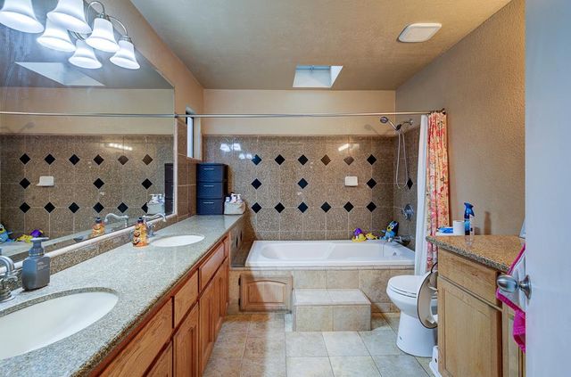 3643 W Robinson Avenue, Fresno, CA 93722