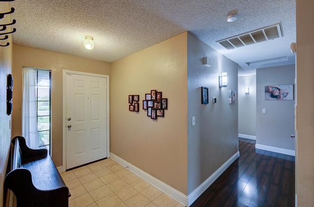 3643 W Robinson Avenue, Fresno, CA 93722