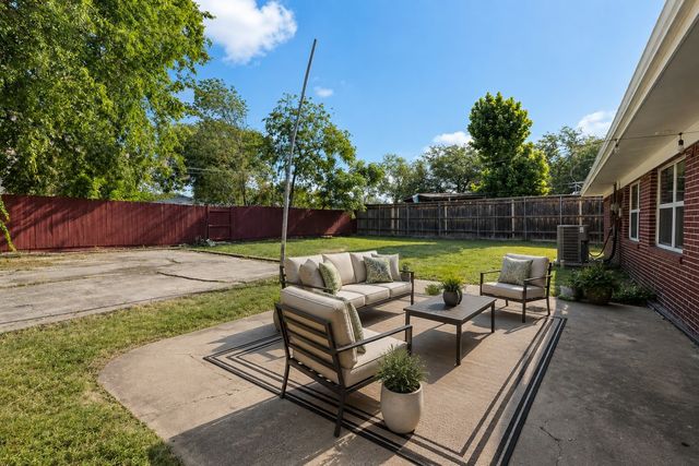 13545 Flagstone Lane, Dallas, TX 75240