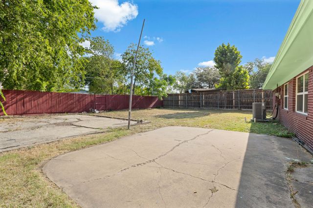 13545 Flagstone Lane, Dallas, TX 75240