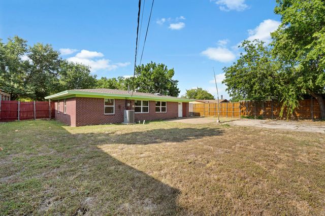 13545 Flagstone Lane, Dallas, TX 75240