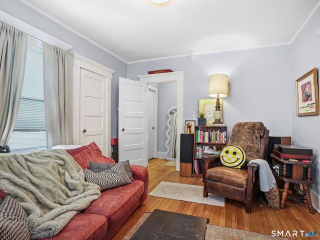 28 Dolsen Place, Stamford, CT 06901