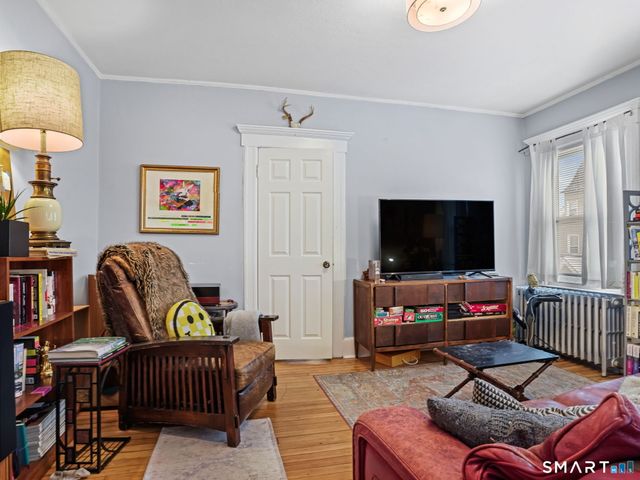 28 Dolsen Place, Stamford, CT 06901