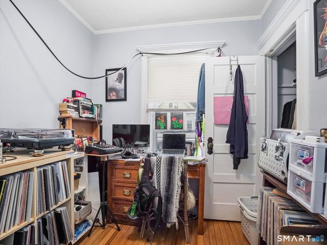 28 Dolsen Place, Stamford, CT 06901