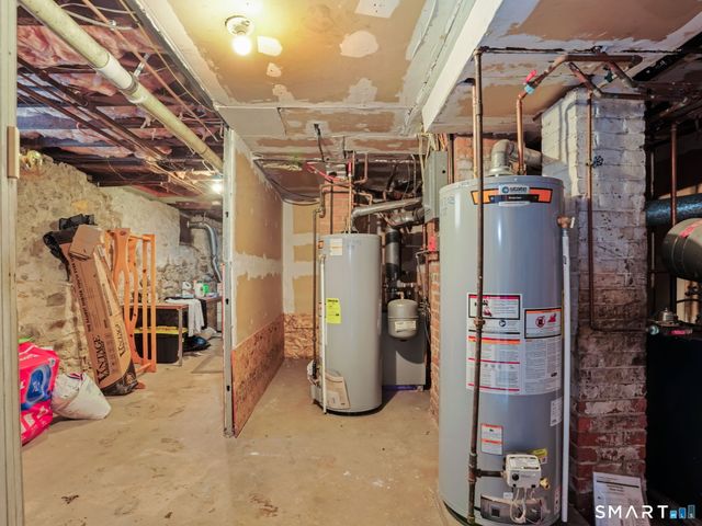 28 Dolsen Place, Stamford, CT 06901