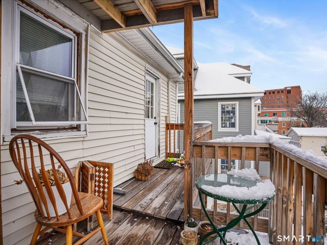 28 Dolsen Place, Stamford, CT 06901