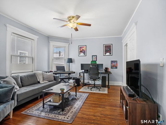 28 Dolsen Place, Stamford, CT 06901