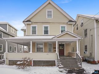 28 Dolsen Place, Stamford, CT 06901